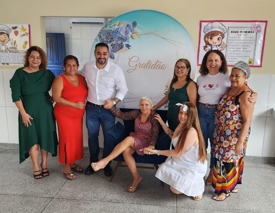 Equipe escolar organizou uma homenagem especial