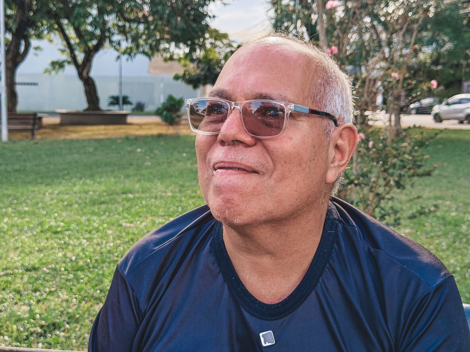 Roberto Jorge mora em frenta a praça e acompanha de perto essa movimentação e carrega uma relação antiga com o local